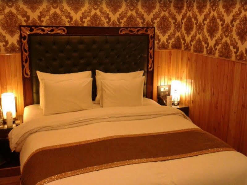 Wood Castle Grand New Delhi