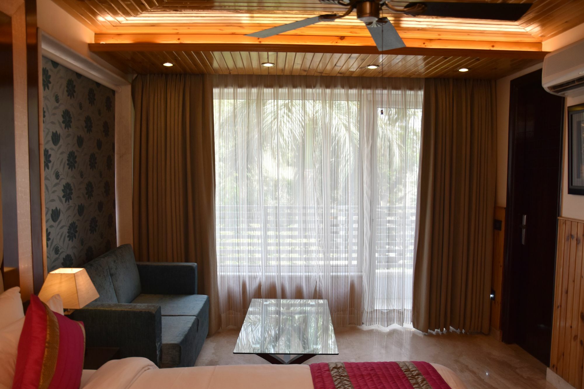 Wood Castle Grand New Delhi