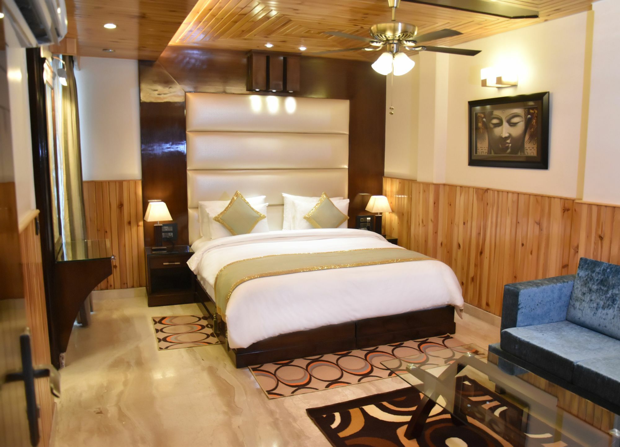 Wood Castle Grand Inn 3*